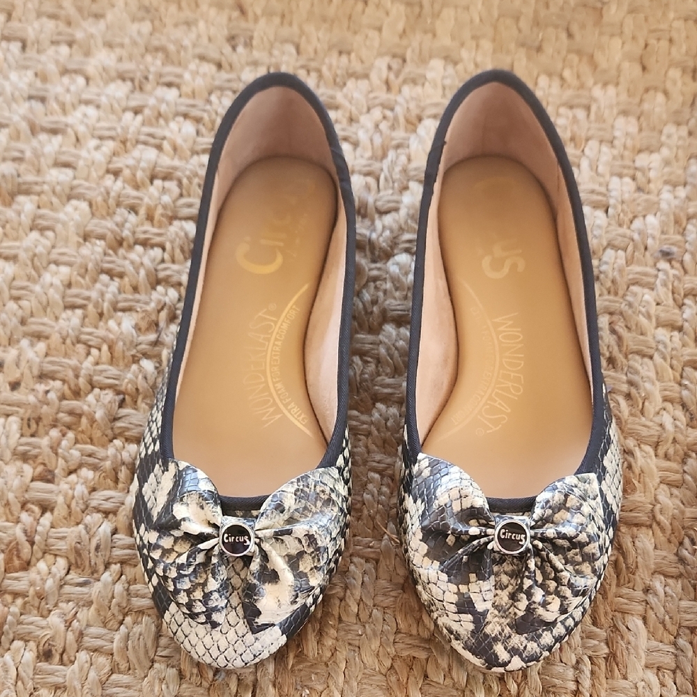 Circus By Sam Elderman Wonderlast Extra Comfort Flats Sz 6.5